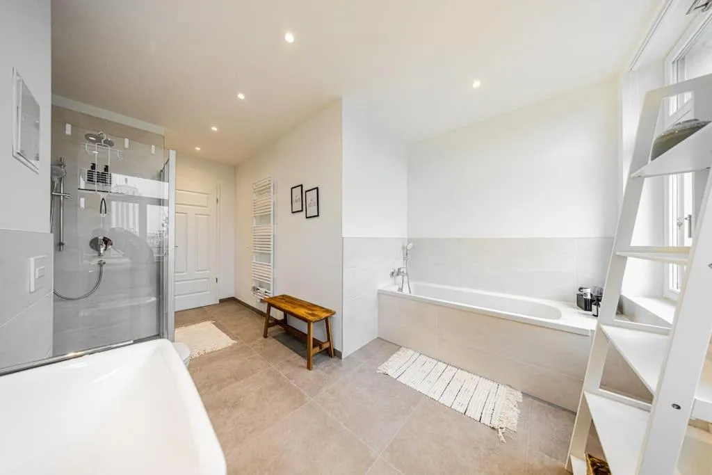 Image 2 of Stylisches zentrales City-Apartment mit 2 Balkonen