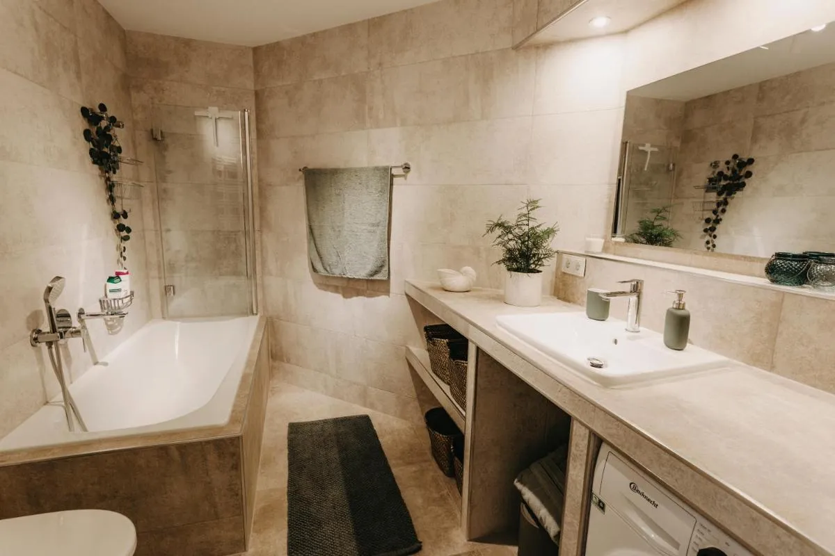 Image 1 of TRABER APARTMENTS im Herzen Leipzigs Balkon Parkplatz