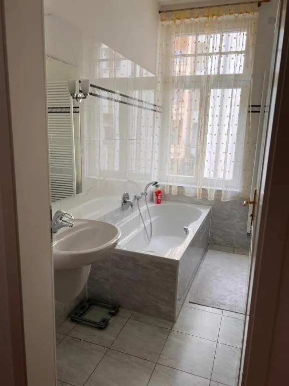 Image 3 of Villa 18, Wohnung Gartenblick, Nähe Zoo, Kongresszentrum Zoo, Zentrum, ARENA, Messe