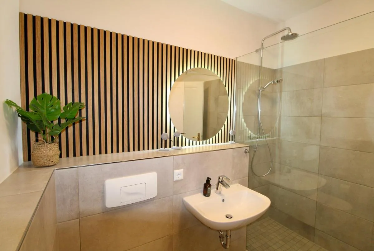 Image 1 of Zentrales hochwertiges Gründerzeit-Apartment Thomasius