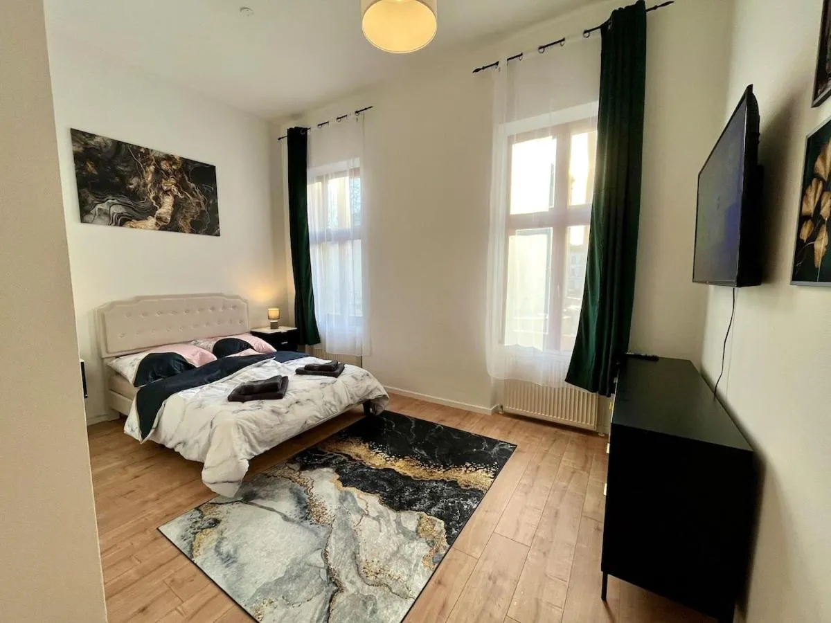 Image 1 of Zu Fuß ins Zentrum, nahe Arena