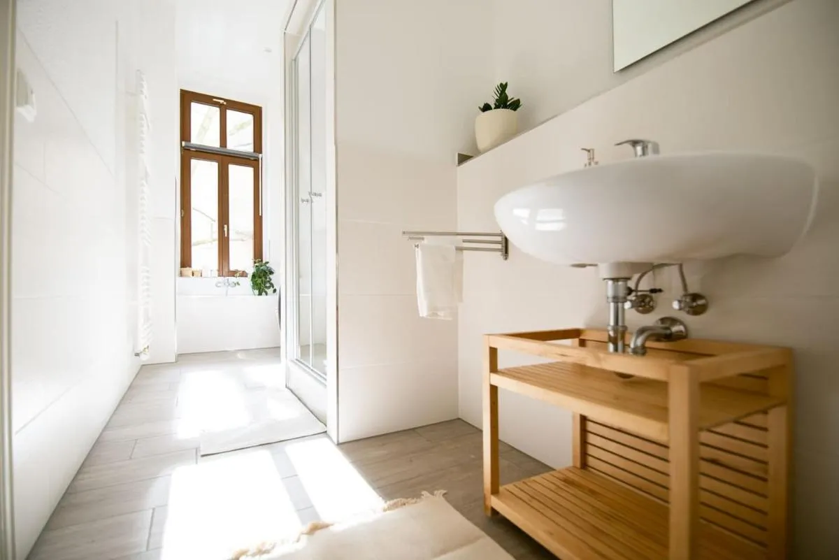 Image 2 of theleaf – design apartment & café